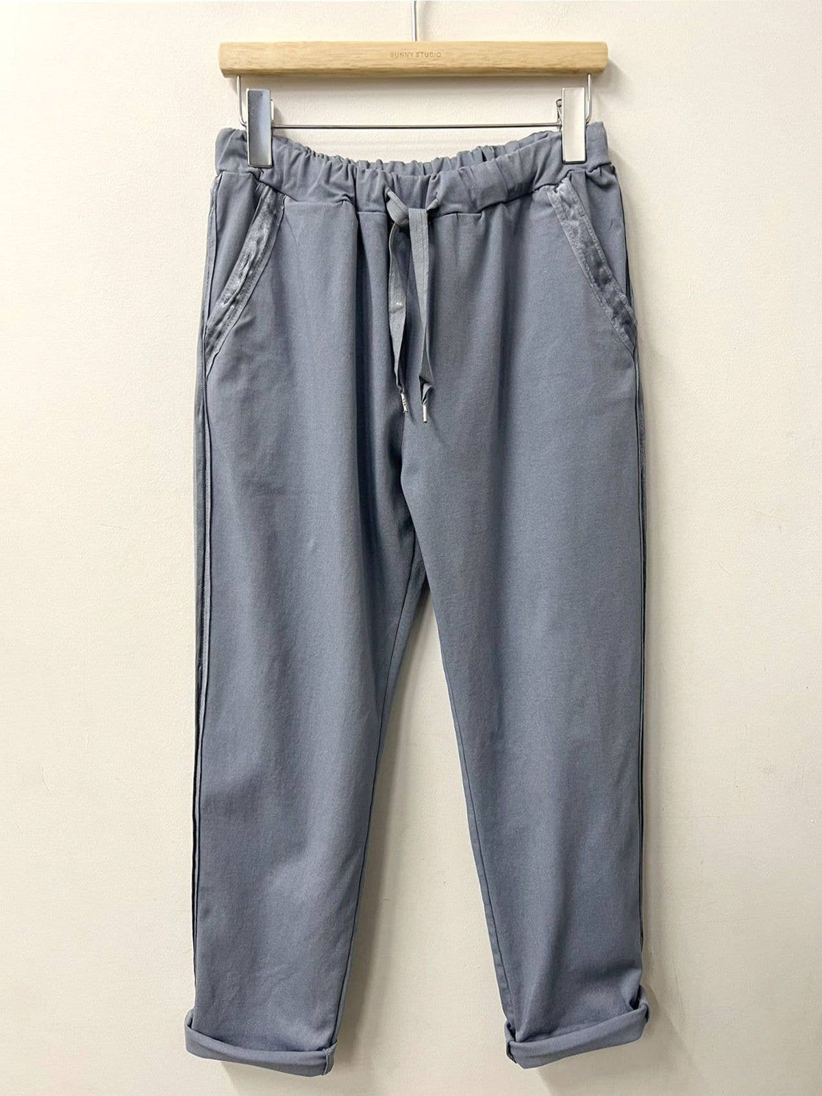 Lässige Hose mit Taschen