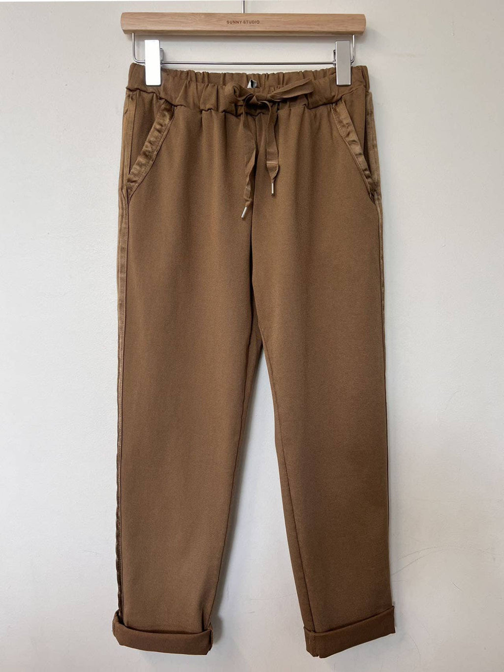Lässige Hose mit Taschen
