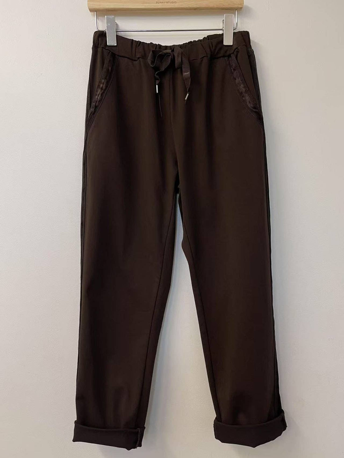 Lässige Hose mit Taschen
