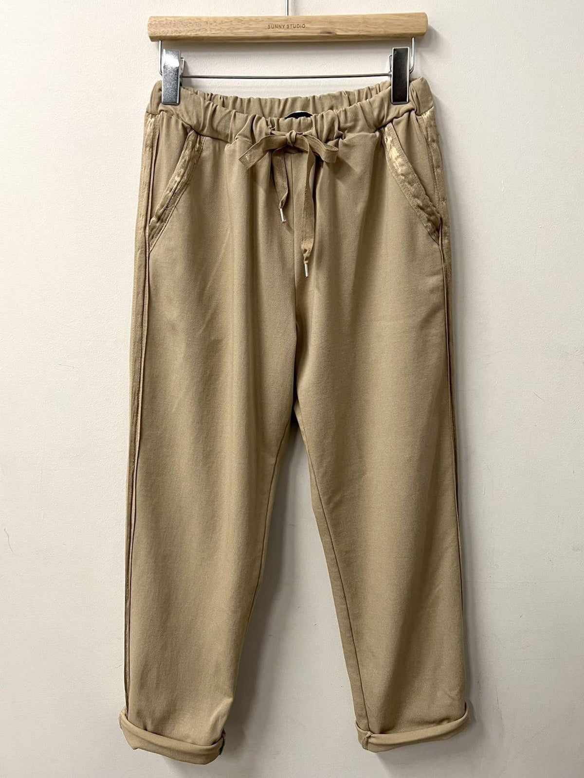 Lässige Hose mit Taschen