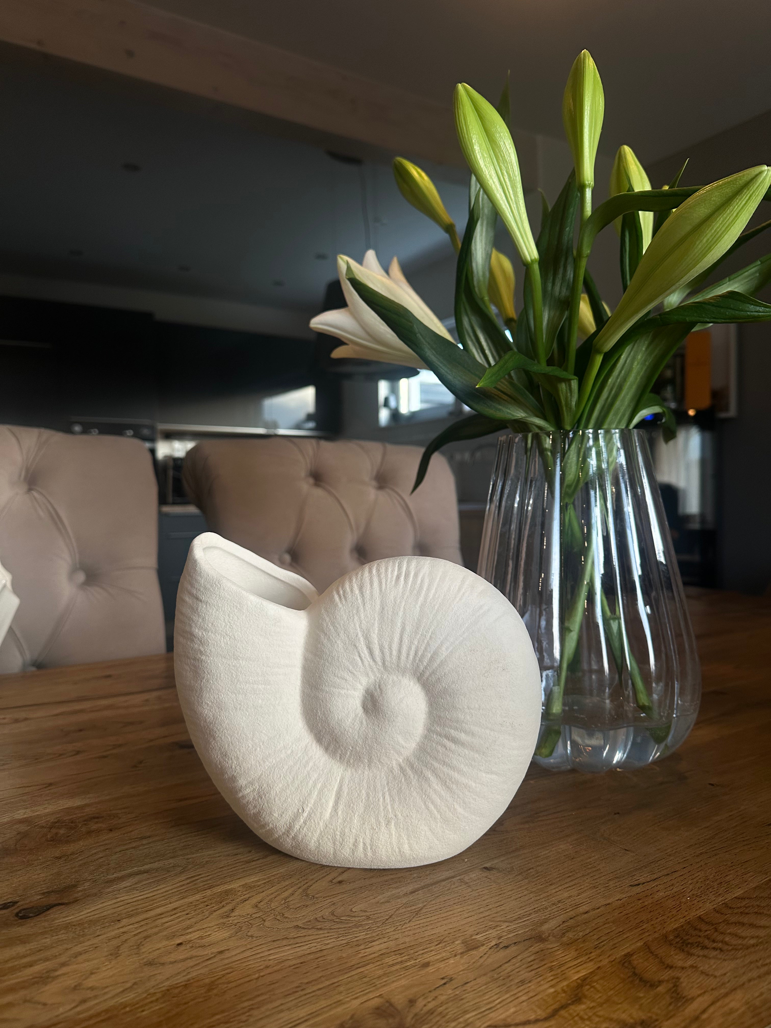 Keramische Muschel-Vase