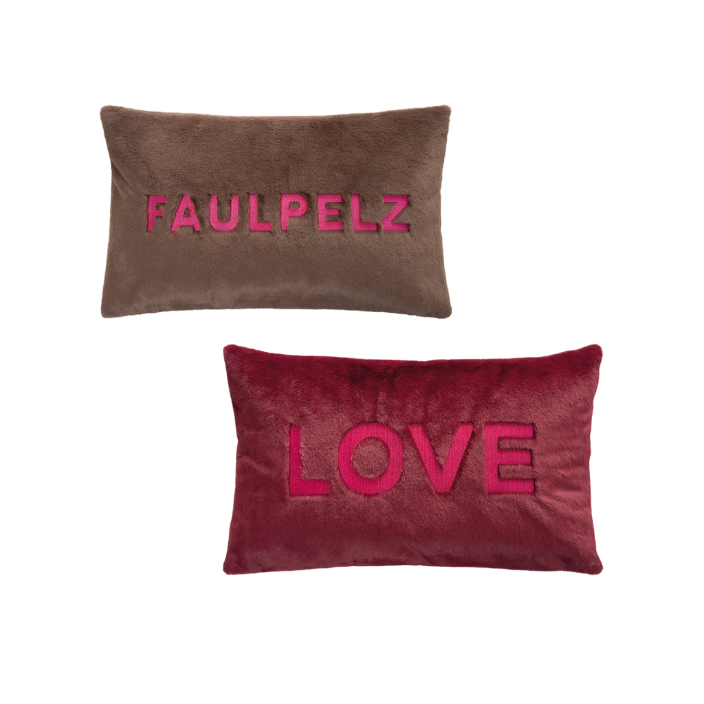 PAD Kissenbezug „Gaze“ mit aussagekräftigen Schriftzügen – ausdrucksstarkes, flauschiges Wohnaccessoire