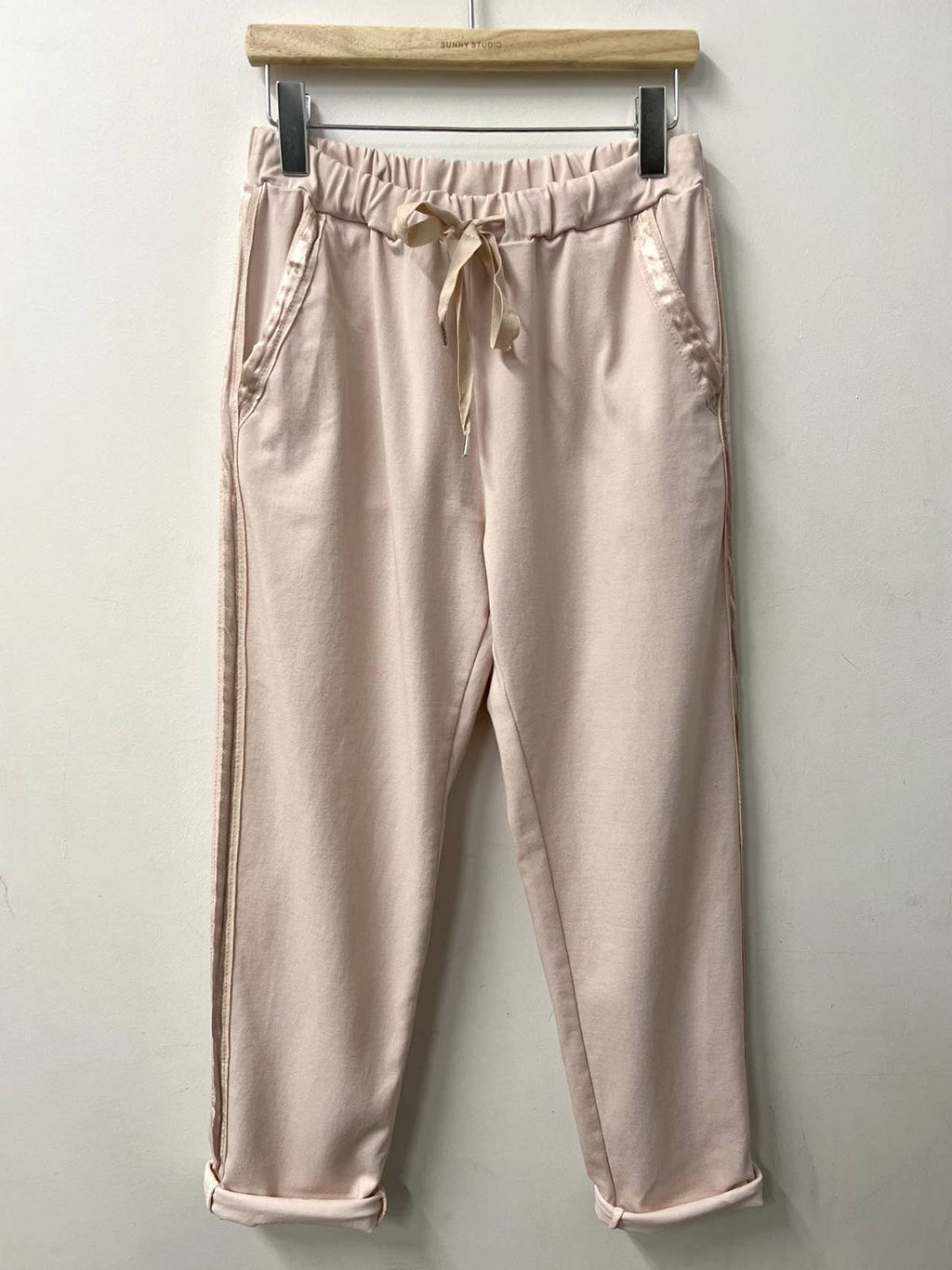 Lässige Hose mit Taschen